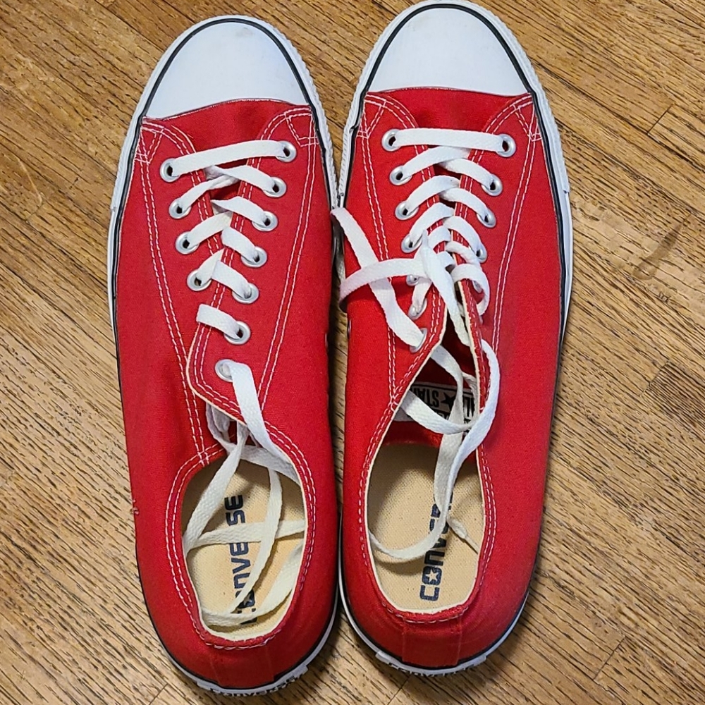 Men's Converse size 12 Red low top